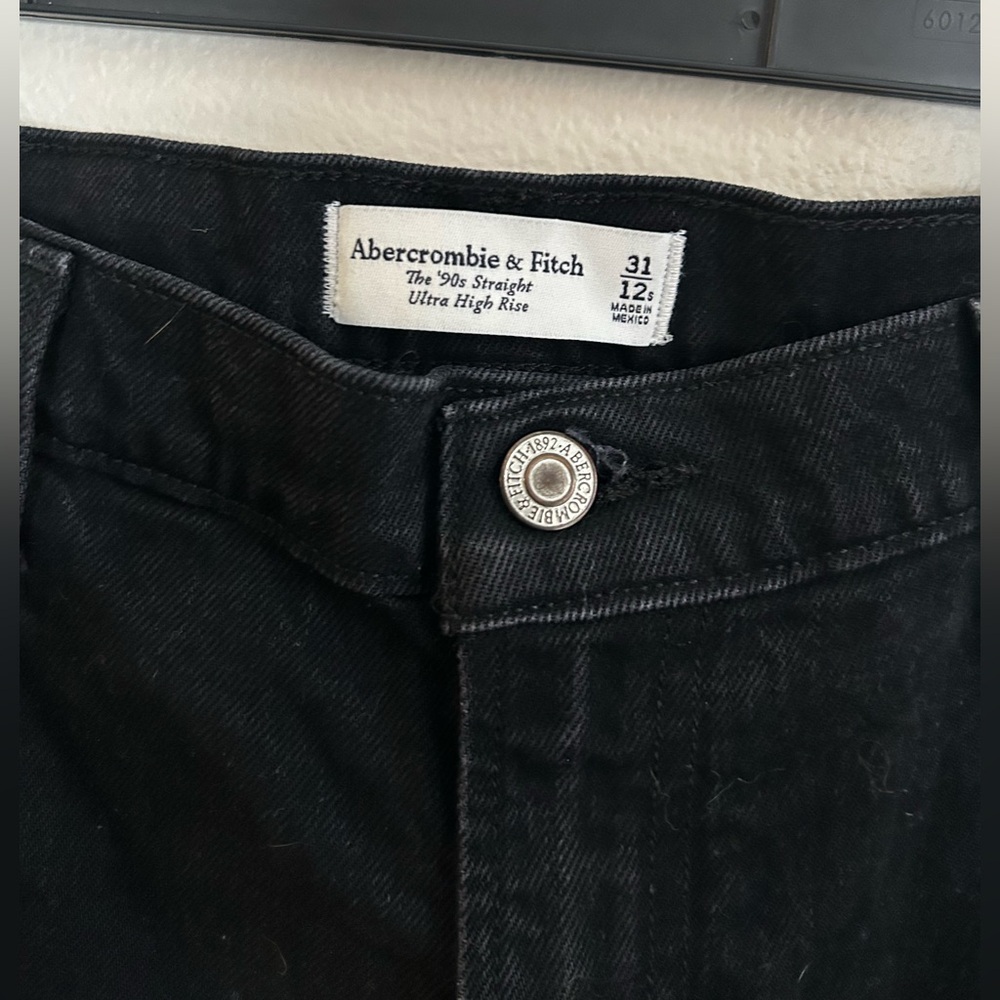 NWT Abercrombie & Fitch Curve Love The 90s Straight Ultra High Rise Black 31 12s - Picture 10 of 12